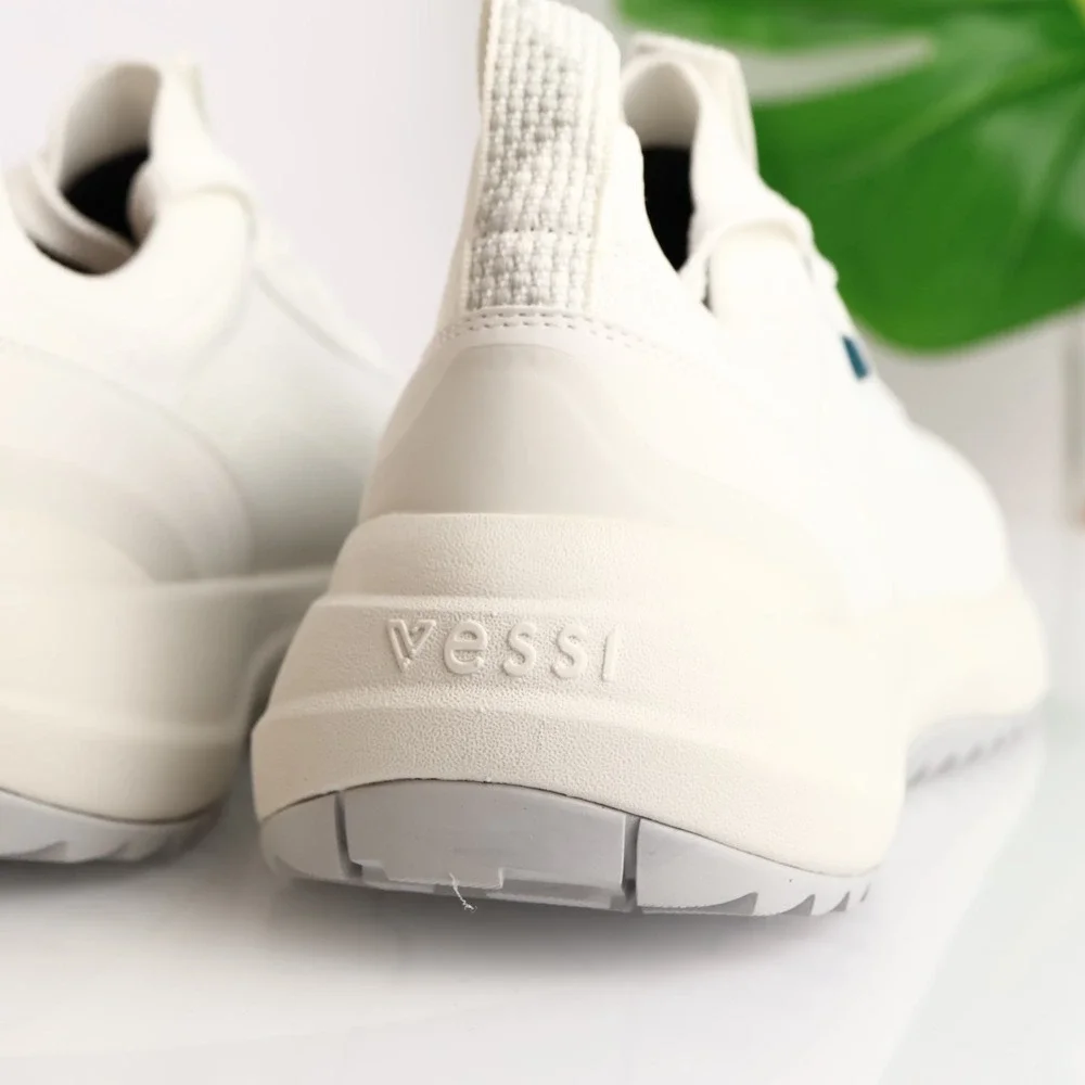 Vessi Women Stormburst Low Top Sneaker Boot Size 8 Waterproof White Lace Up Shoe
